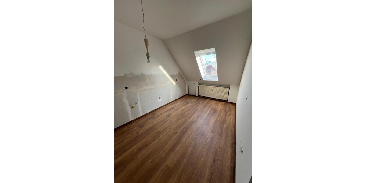 Sanierte 2 Zimmer Dachgeschosswohnung mit Küche und Sauna 2 zimmer