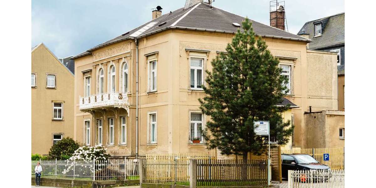 Haus zum Kaufen in Burgstädt 100.000 € 330 m² 11 zimmer