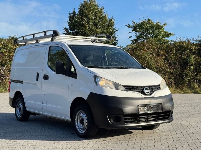 NV200