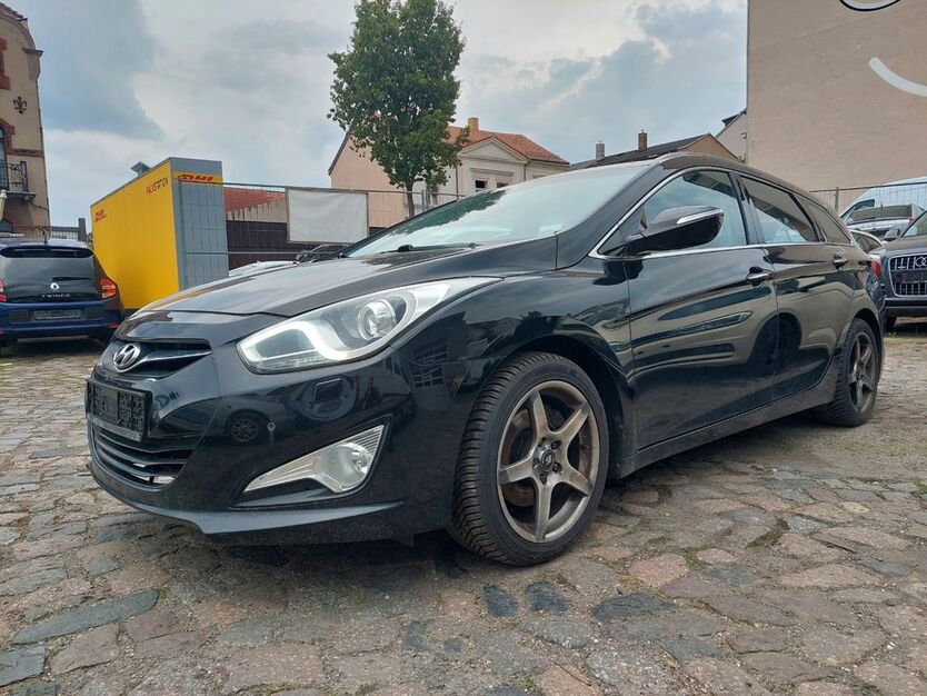 Hyundai i40 205.463 km 4.500 € Leipzig 04229