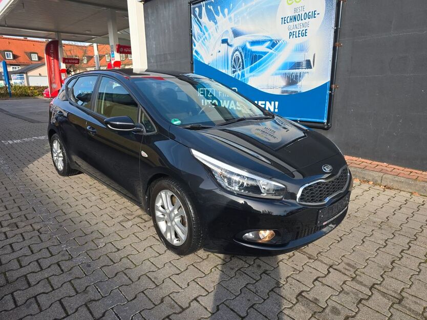 Kia ceed / Ceed 82.000 km 7.600 € Garching 85748