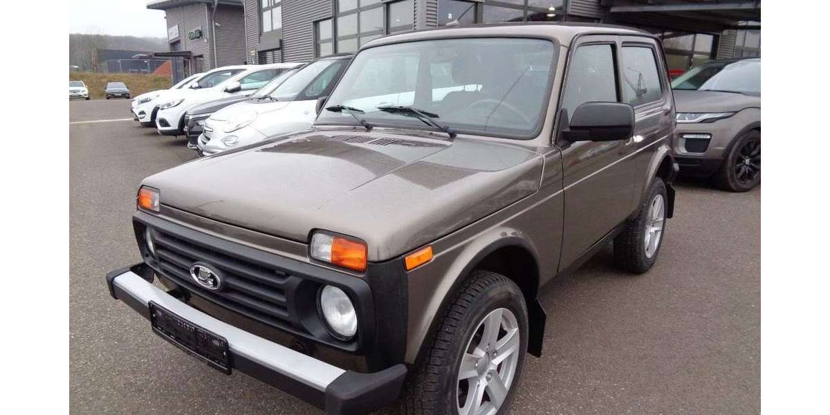 Lada Niva 22.000 km 16.999 &euro; Lebach 66822