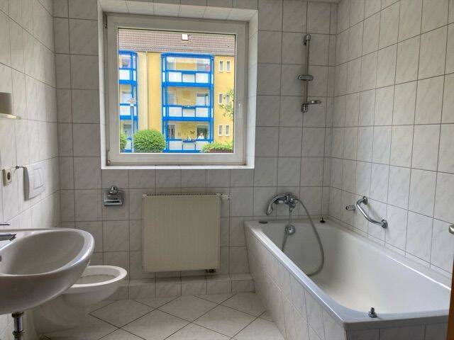 Etagenwohnung Dessau-Roßlau West - 3 Zimmer, 72 m&sup2;, 482&euro; | Angebot:26778713