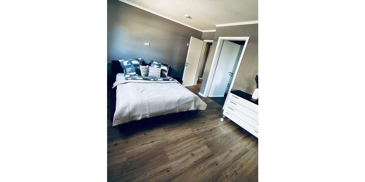 Etagenwohnung Uetersen - 3 Zimmer, 93 m&sup2;, 1.350&euro; | Angebot:24992347