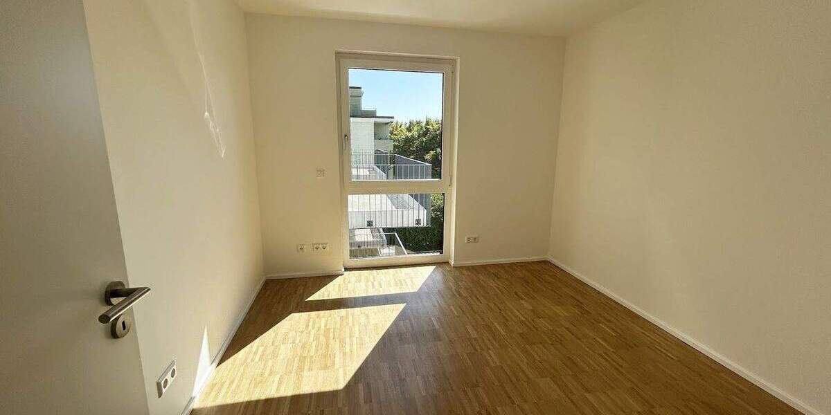 Etagenwohnung Stuttgart Untertürkheim - 5 Zimmer, 120 m&sup2;, 2.190&euro; | Angebot:25371387