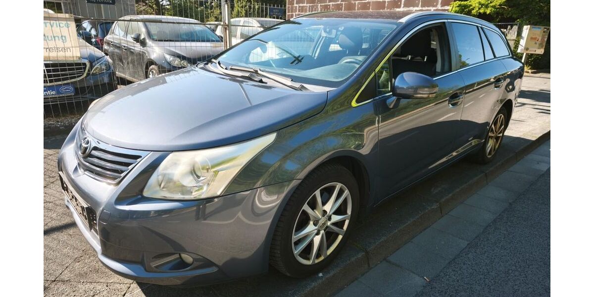 Toyota Avensis 282.000 km 2.900 &euro; Mönchengladbach - Odenkirchen 41199