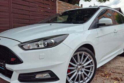 Ford Focus 110.779 km 11.950 &euro; Limbach-Oberfrohna 09212
