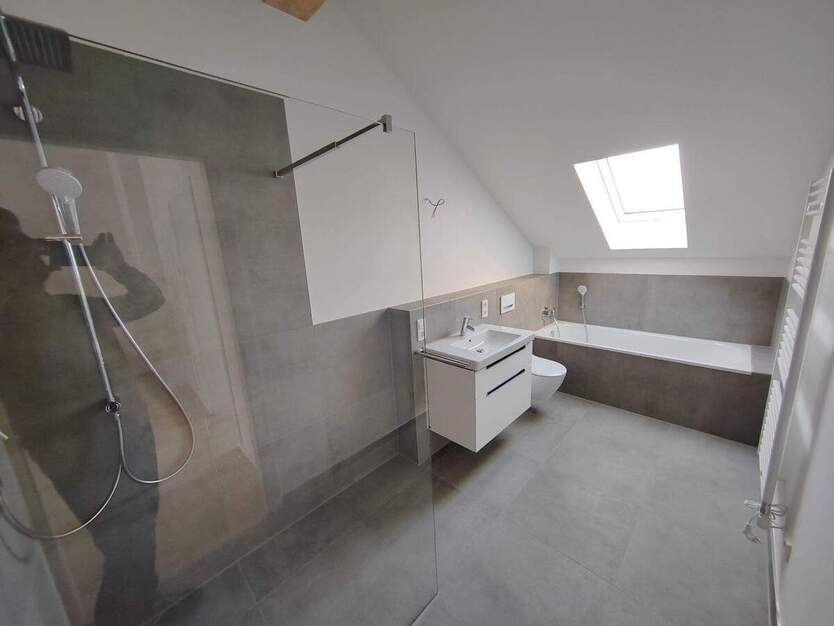 NEUBAU 3 Z. DG Eigentumswohnung mit Tiefgarage und Aufzug ! 3 zimmer