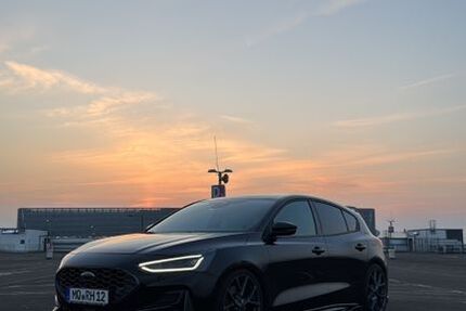 Ford Focus 19.653 km 30.000 &euro; Bad lauchstädt OT Milzau 06246