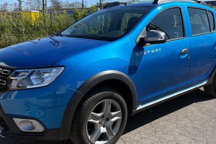 Dacia Sandero 66.000 km 9.990 &euro; München 81825