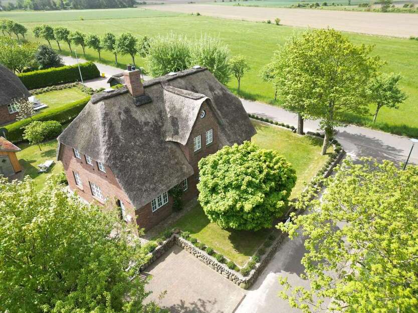 Haus zum Kaufen in Nieblum 2.190.000 € 175 m² 5 zimmer