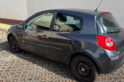 Renault Clio 129.000 km 999 &euro; Überherrn 66802
