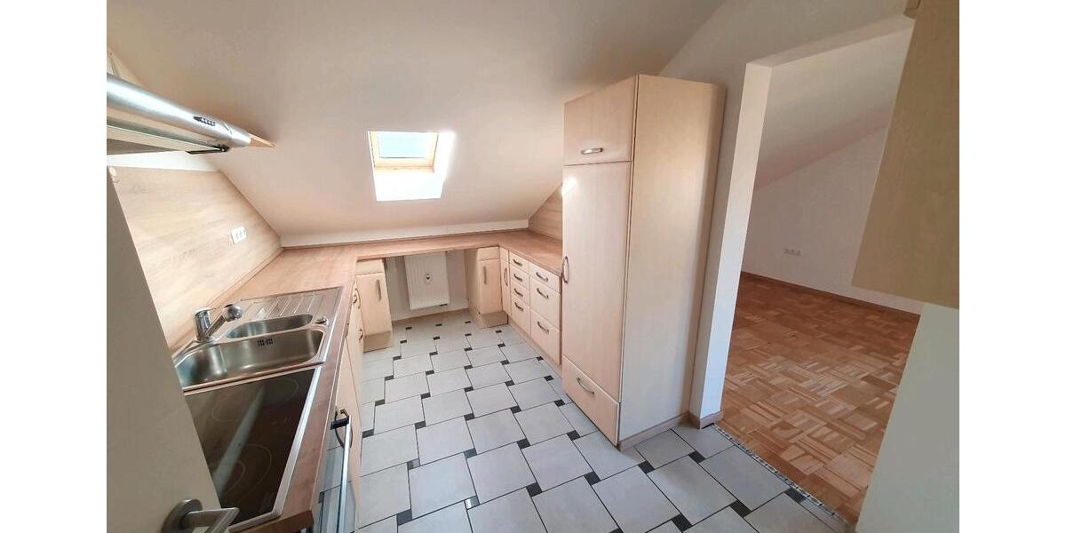 Dachgeschoßwohnung Maxhütte-Haidhof Haidhof - 4 Zimmer, 100 m&sup2;, 1.000&euro; | Angebot:26395838