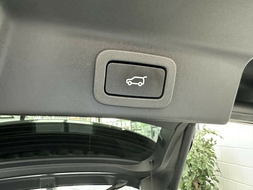 F-Pace 3,0 D AWD R-Sport +AHK+Panorama+Navi+Kamera