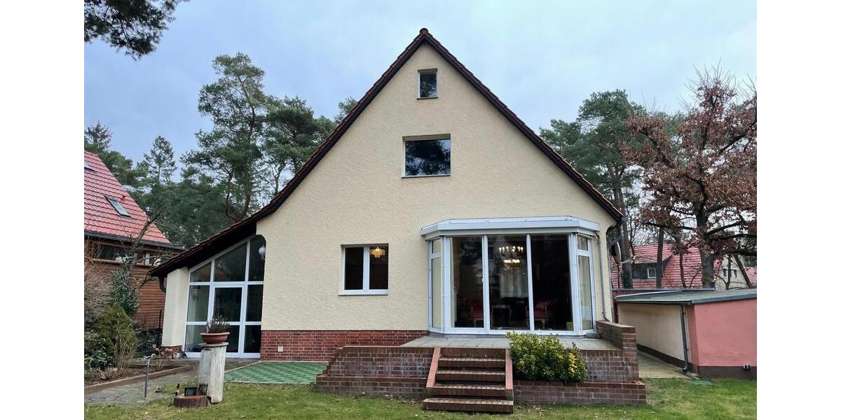 Einfamilienhaus Kleinmachnow - 6 Zimmer, 180 m&sup2;, 2.700&euro; | Angebot:24379408