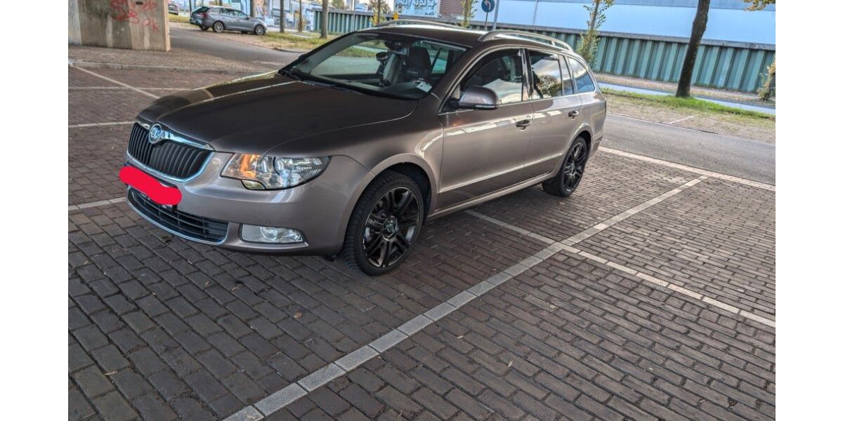 Skoda Superb 178.000 km 7.999 &euro; Bremen 28309