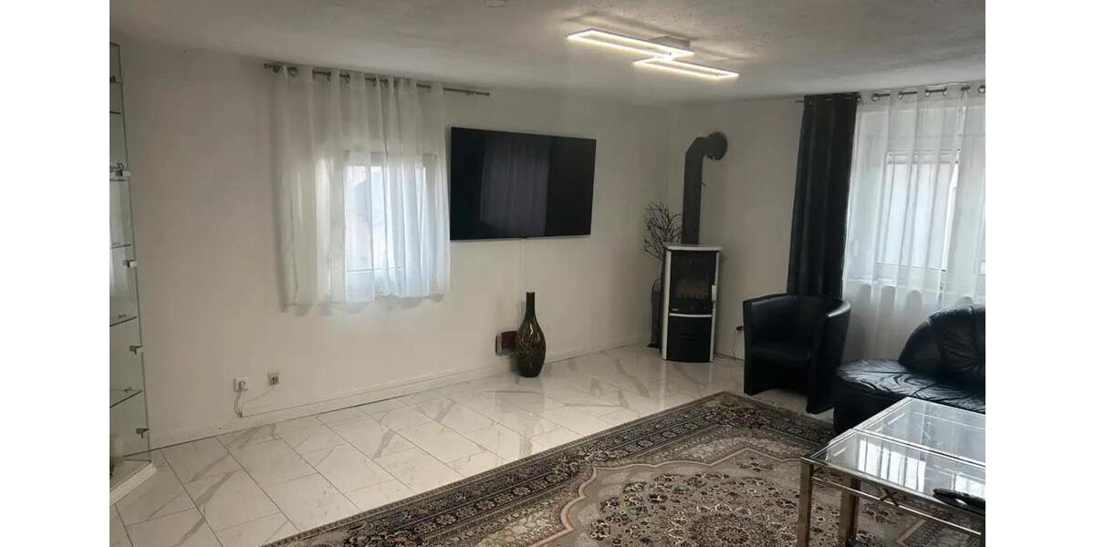 Einfamilienhaus Großwallstadt - 6 Zimmer, 180 m&sup2;, 1.600&euro; | Angebot:25138618