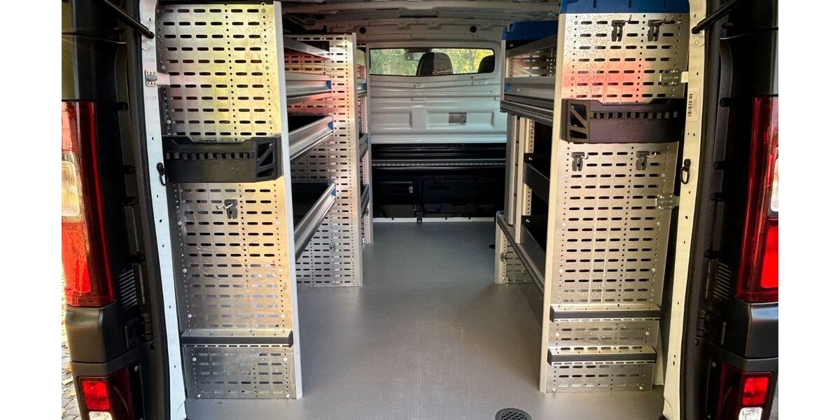 Renault Trafic 59.736 km 21.990 € München 81825