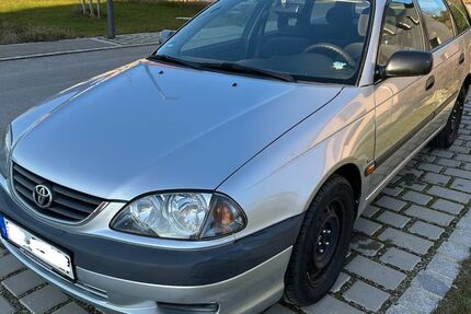 Toyota Avensis 207.000 km 2.199 &euro; Kühbach 86556