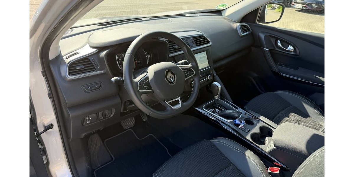 Renault Kadjar Limited / Heiz.Frontsch./SitzH/RFK 32.000 km 13.490 &euro; Donauwörth 86609