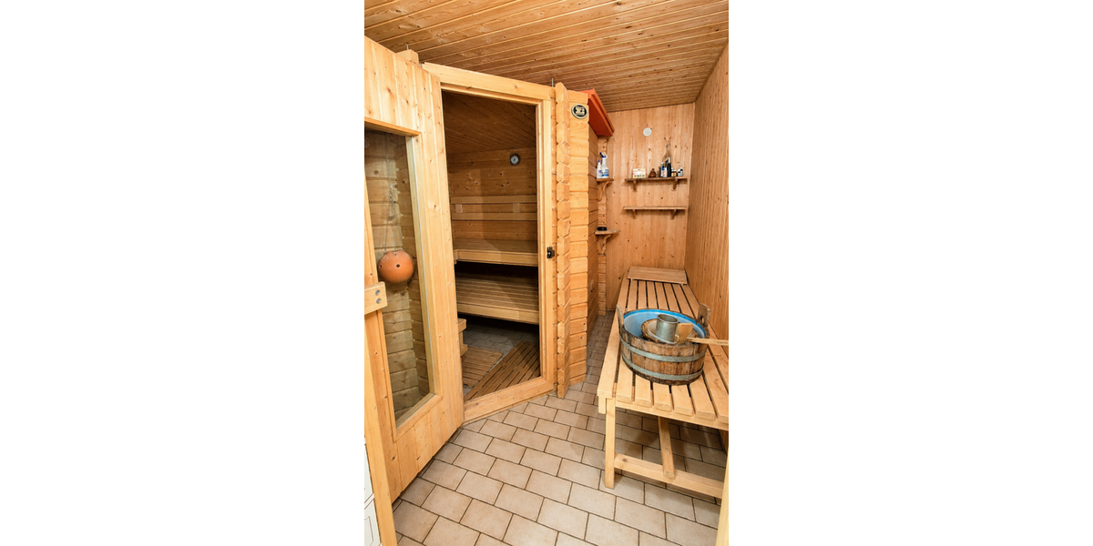 Provisionsfrei* Zweifamilienhaus mit 231 m², Ausbaupotenzial & Doppelgarage — provisionsfrei in Keltern-Weiler - Mehrfamilienhaus, Wohnhaus Keltern | Angebot:27113628