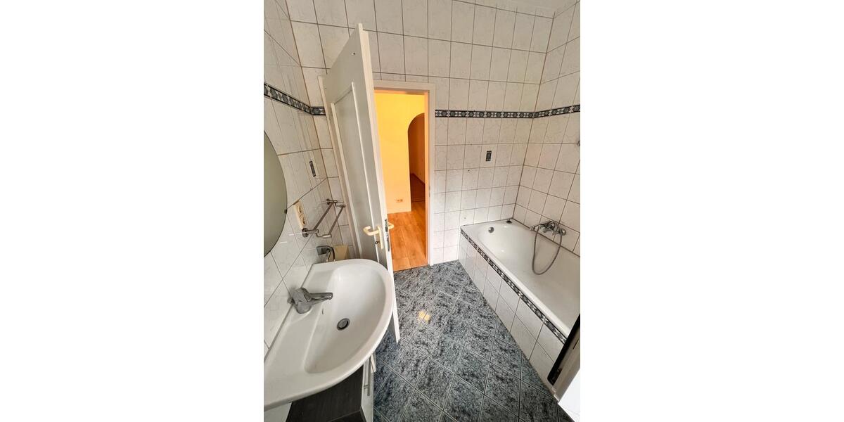 Erdgeschoßwohnung Erbach - 3 Zimmer, 117 m&sup2;, 1.000&euro; | Angebot:25947875