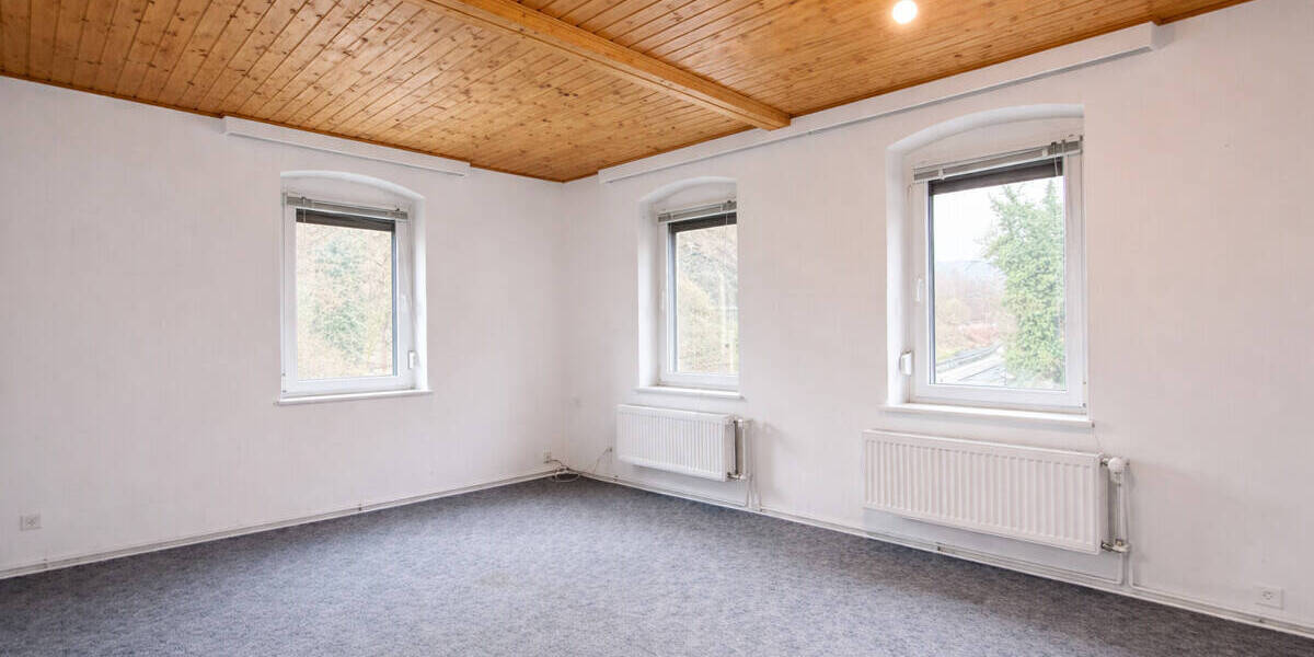 Mehrfamilienhaus, Wohnhaus Dresden Naußlitz - 6 Zimmer, 153 m&sup2;, 285.000&euro; | Angebot:26309047