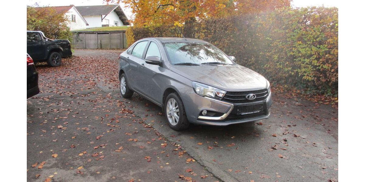Lada Vesta 29.800 km 7.550 &euro; Vlotho 32602