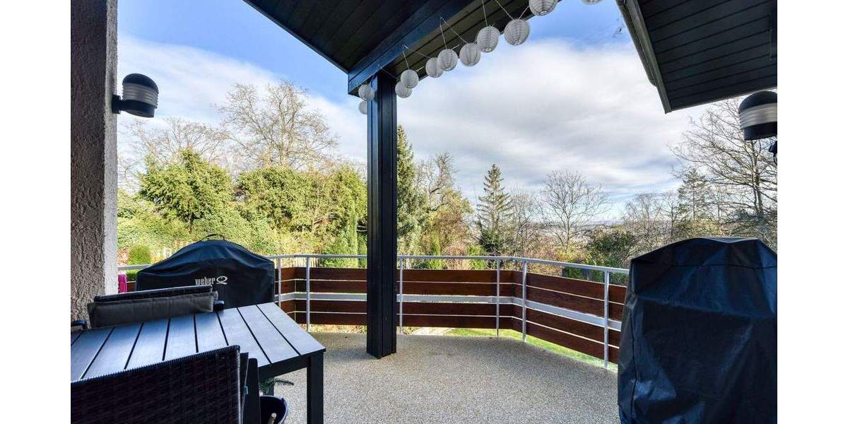 +++ 1-Fam.-RMH (WEG) - Garten, Terrasse, Balkon, Holzkamin - Galerie - inkl. EBK, Einzel-Garage & Kfz-Stellplatz +++ 4 zimmer