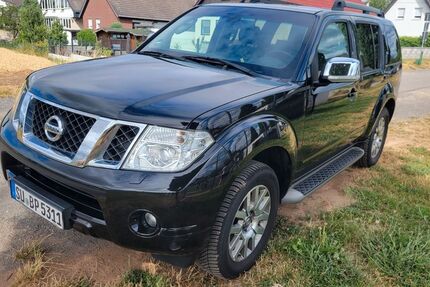 Nissan Pathfinder 231.000 km 11.900 &euro; Alfter 53347