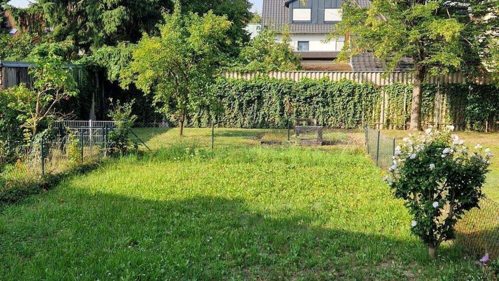 In ruhiger Lage, Reihenendhaus mit Garten und ausbaufähigem Dachgeschoss 5 zimmer