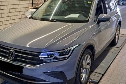 VW Tiguan 81.453 km 25.900 &euro; Dingolfing 84130