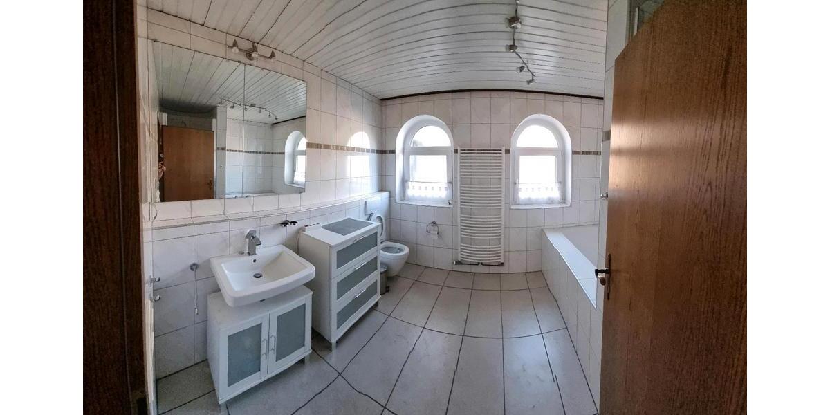 Erdgeschoßwohnung Schloß Holte-Stukenbrock Stukenbrock - 3 Zimmer, 149 m&sup2;, 1.050&euro; | Angebot:26402861