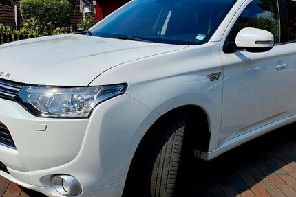 Mitsubishi Plug-in Hybrid Outlander