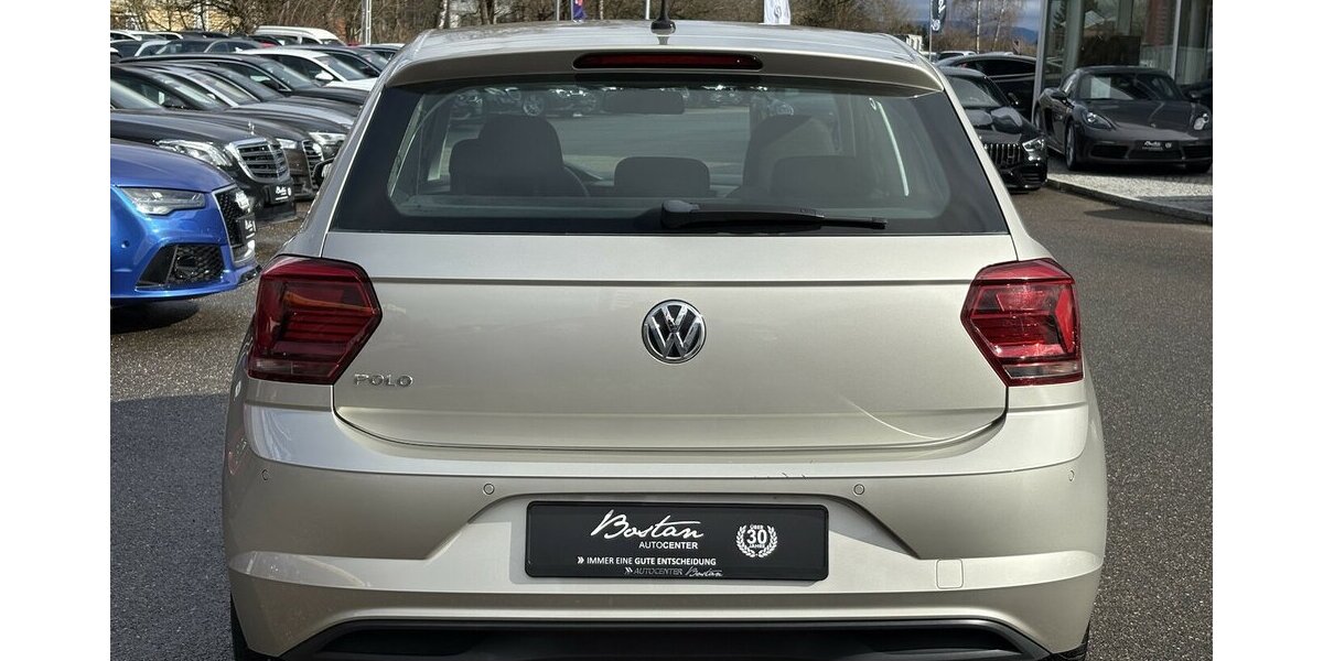 VW Polo VI 1.0 TSI Comfortline PDC/SHZ/ISOFIX/TOUCH 102.216 km 11.900 &euro; Villingen-Schwenningen 78054