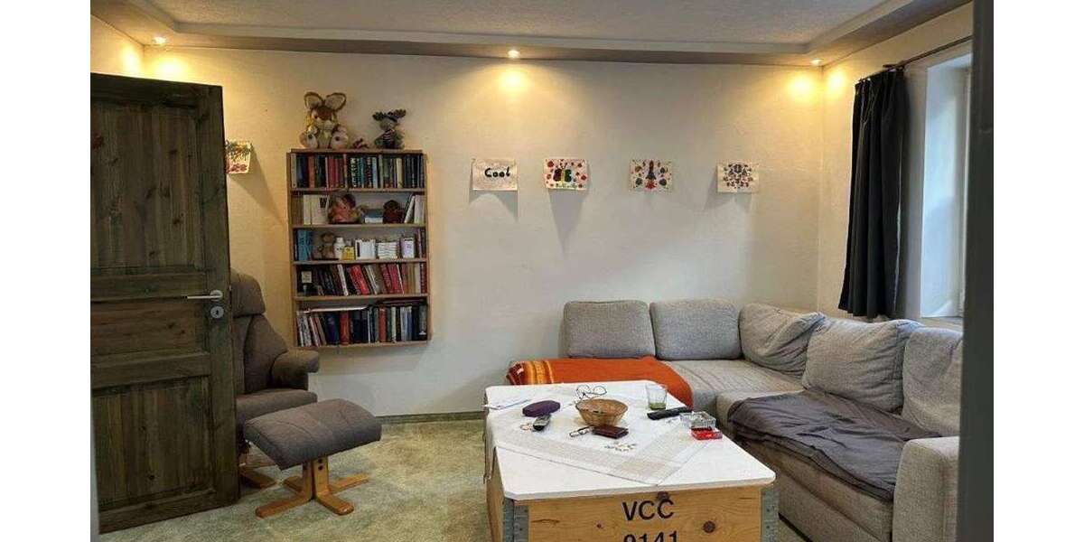 gepflegtes, freistehendes Ein- Zweifamilienhaus in ruhiger Lage von Peuschen zu verkaufen - Einfamilienhaus Peuschen | Angebot:20430380