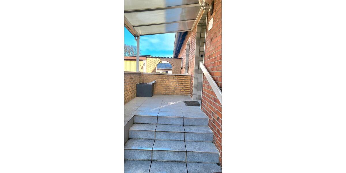 Einfamilienhaus Hillerse - 8 Zimmer, 222 m&sup2;, 1.400&euro; | Angebot:26417054