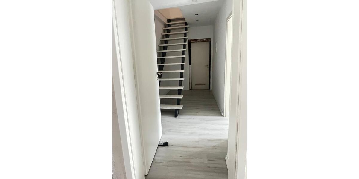 Etagenwohnung Elmstein - 5 Zimmer, 165 m&sup2;, 1.300&euro; | Angebot:26399638
