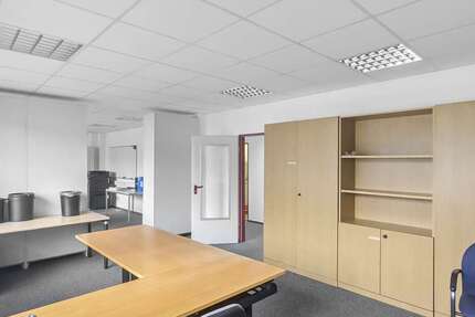 Büro in Neu-Anspach 725 € 77.8 m² zimmer