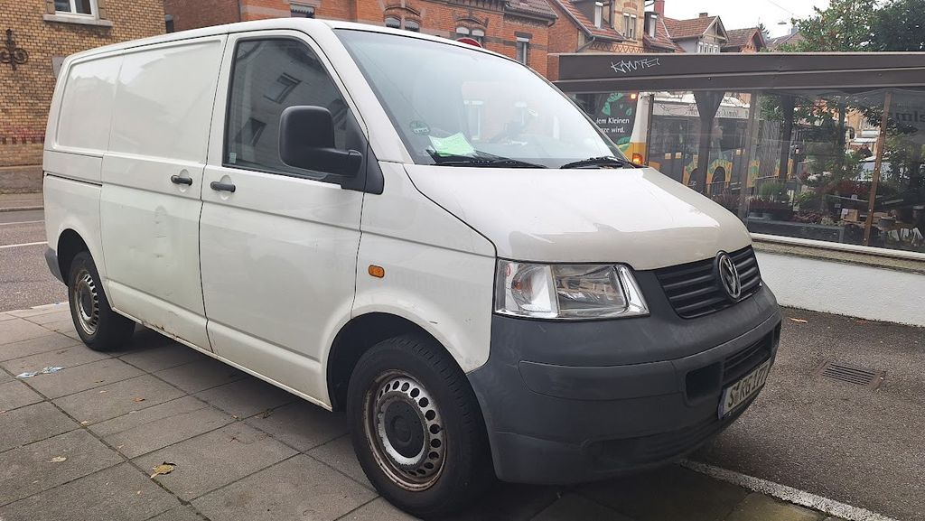 VW T5 Transporter 121.500 km 5.400 € Stuttgart 70188