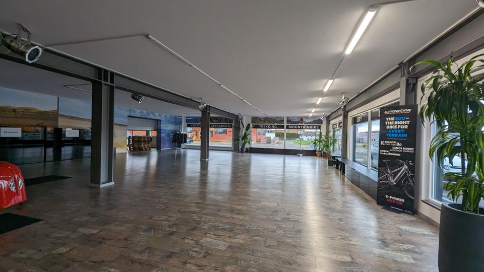 Moderne Büros mit Showroom und Dachterrasse zimmer