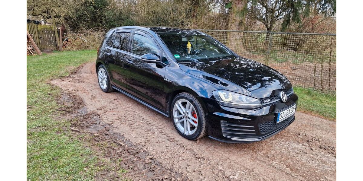 VW Golf 218.000 km 10.800 &euro; Langgons 35428