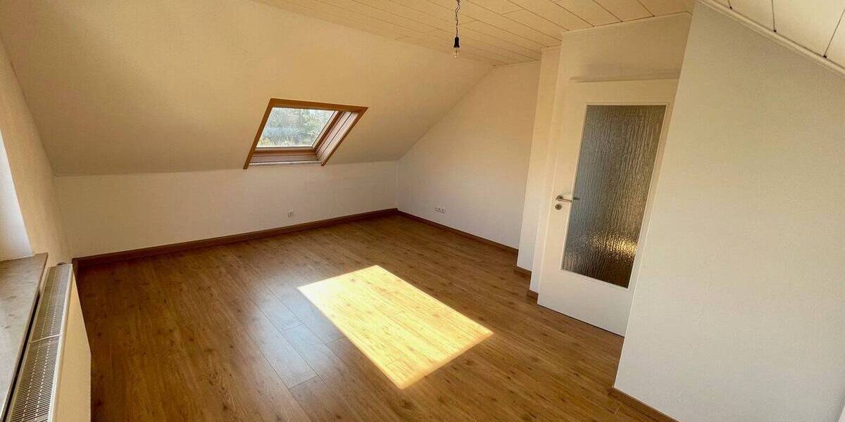 Einfamilienhaus Langenzenn - 6 Zimmer, 130 m&sup2;, 1.495&euro; | Angebot:25984081