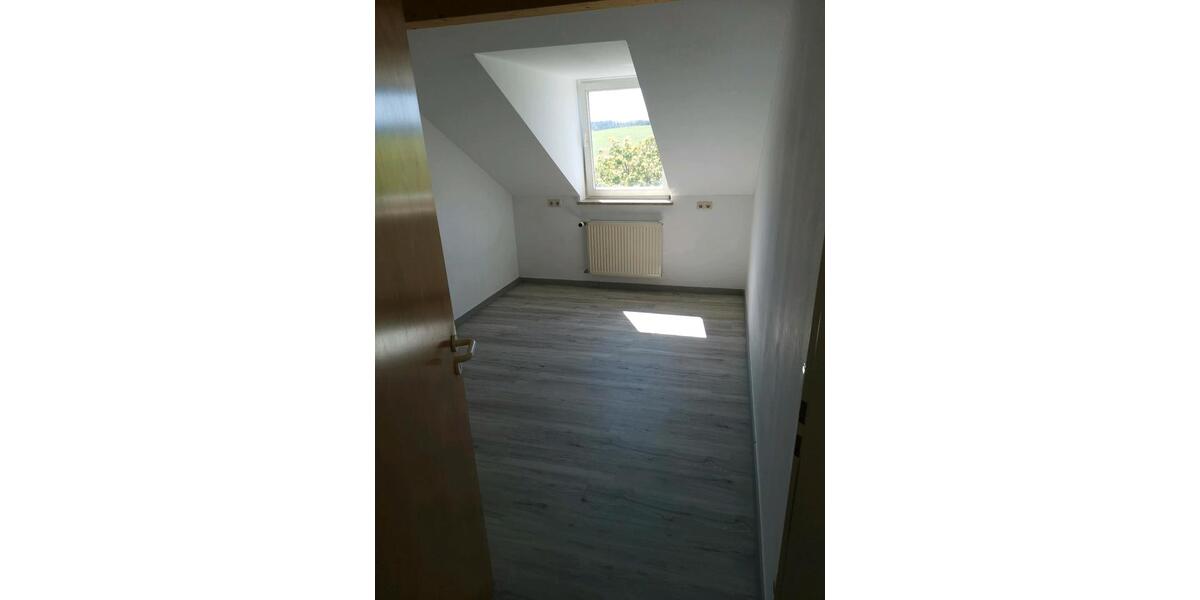 Dachgeschoßwohnung Miltach - 3 Zimmer, 55 m&sup2;, 750&euro; | Angebot:26435533