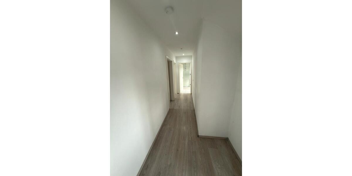 Dachgeschoßwohnung Niefern-Öschelbronn Öschelbronn - 4 Zimmer, 104 m&sup2;, 280.000&euro; | Angebot:27111023