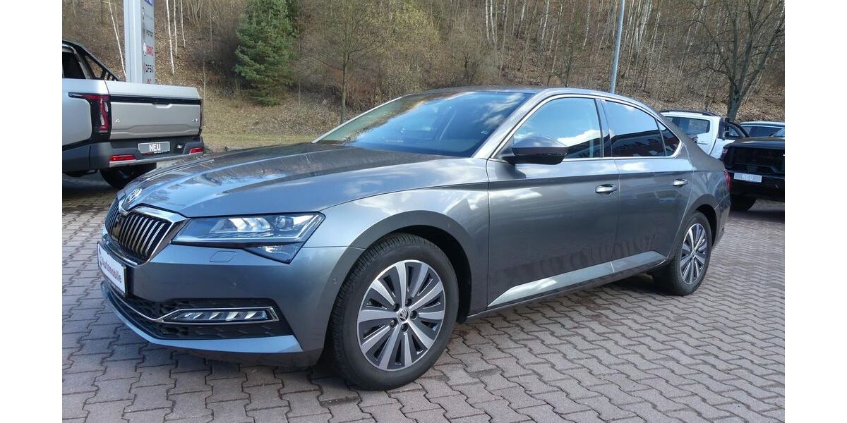 Skoda Superb 14.400 km 31.000 &euro; Schneeberg 08289