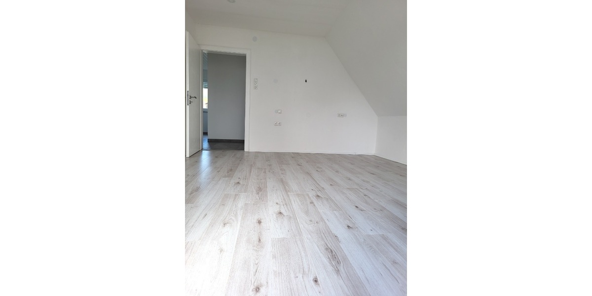 Einfamilienhaus mit Doppelgarage in Kirchehrenbach zu vermieten. 4 zimmer