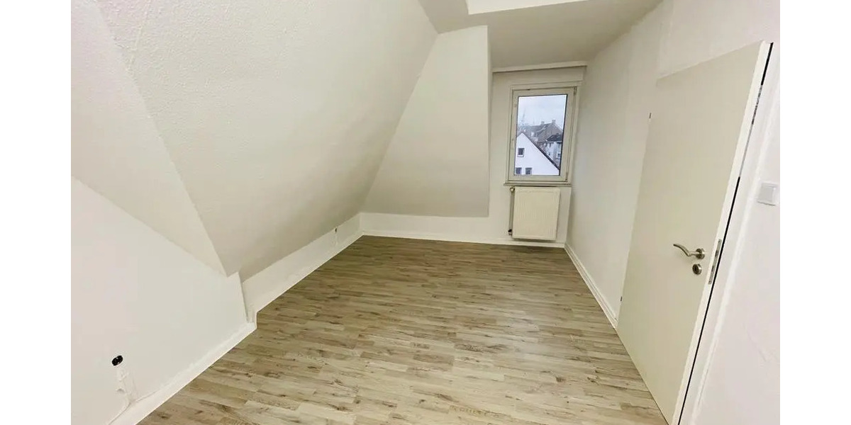 Helle 2,5 Zimmer Wohnung in Bestlage von Wattenscheid – direkt am Aldi & Netto - Dachgeschoßwohnung Bochum Günnigfeld | Angebot:24574661