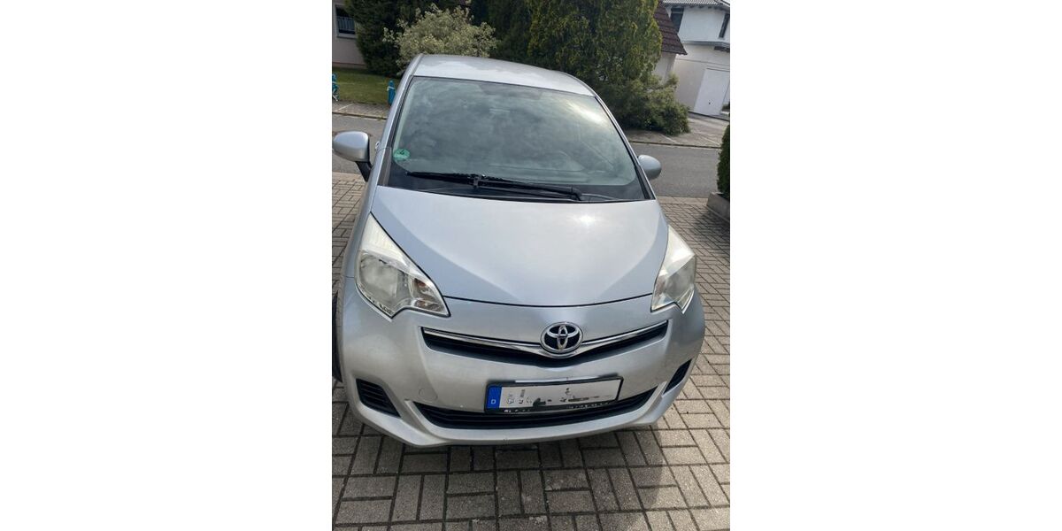 Toyota Verso-S 231.000 km 2.800 &euro; Mainleus 95336