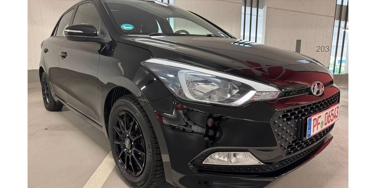 Hyundai i20 95.600 km 8.900 &euro; Pforzheim 75181